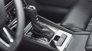 Ini Perbedaan Mobil Manual dan Matic, Mana yang Lebih Cocok
